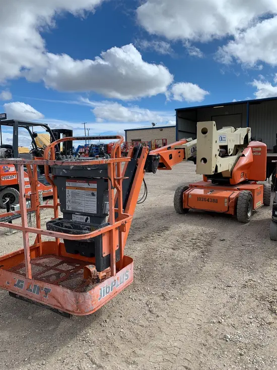 2015 JLG E400AJPN Articulating Boom Lift