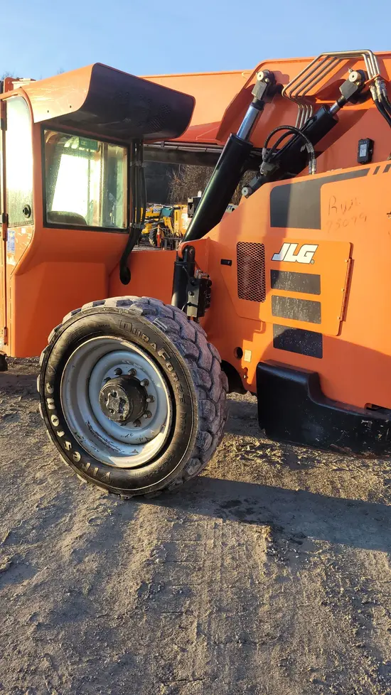 2016 SKYTRAK 8042 Forklift
