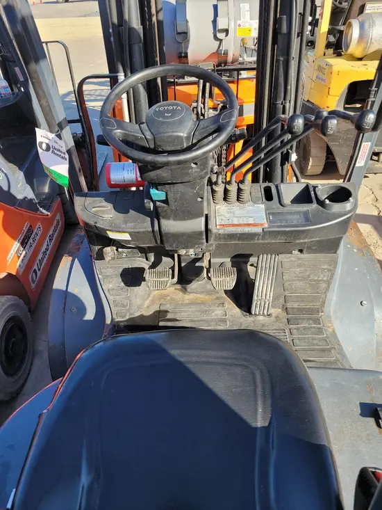 2017 Toyota 8FGU25 Warehouse Forklift
