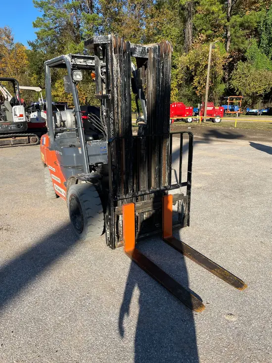 2018 Toyota 8FGU30 Warehouse Forklift