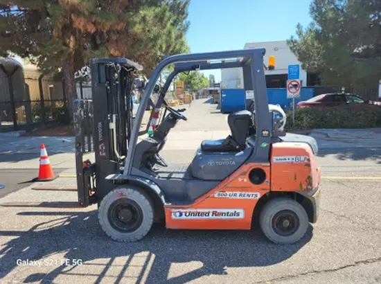 2017 Toyota 8FGU25 Warehouse Forklift