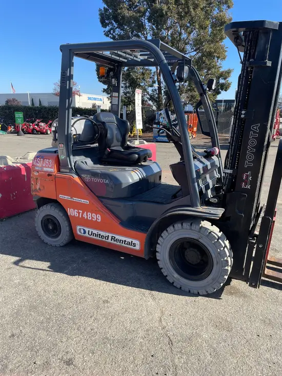 2017 Toyota 8FGU25 Warehouse Forklift