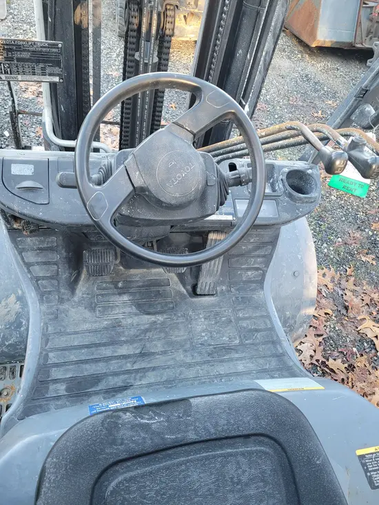 2018 Toyota 8FGU25 Warehouse Forklift