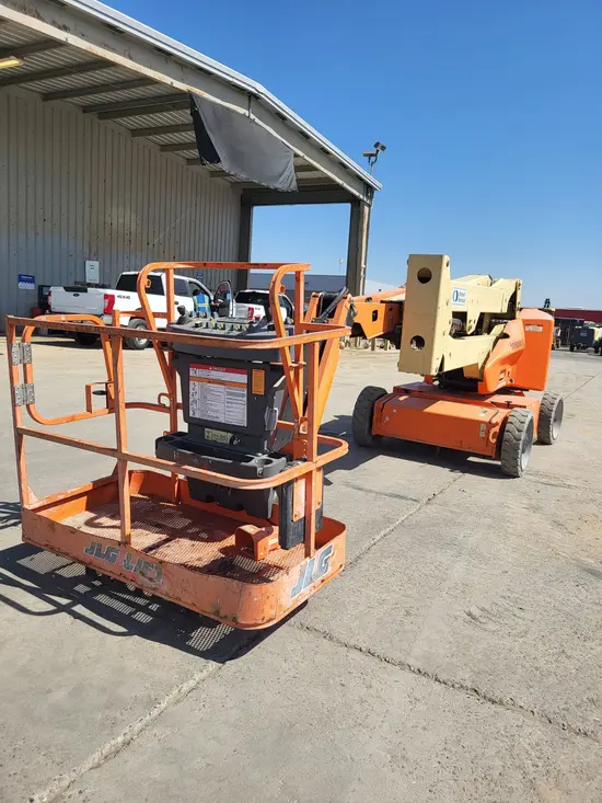 2016 JLG E450AJ Articulating Boom Lift