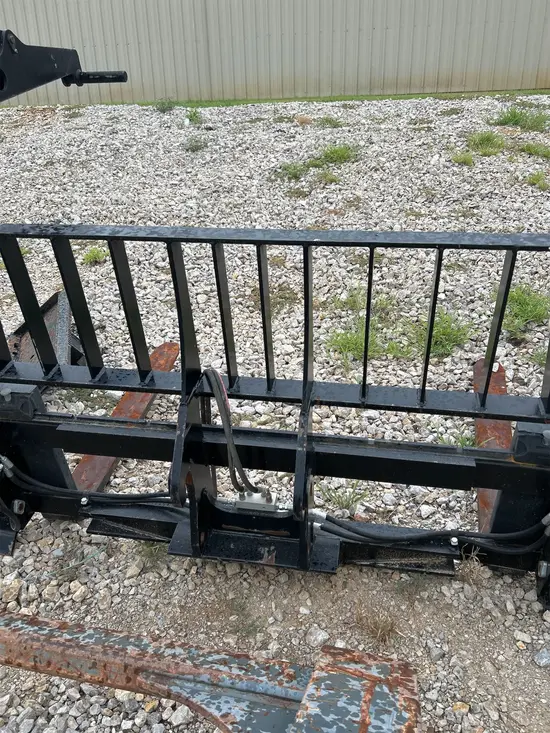 2011 Case QC300DTCPF10660 Attachment