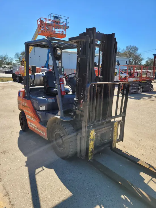 2017 Toyota 8FGU25 Warehouse Forklift