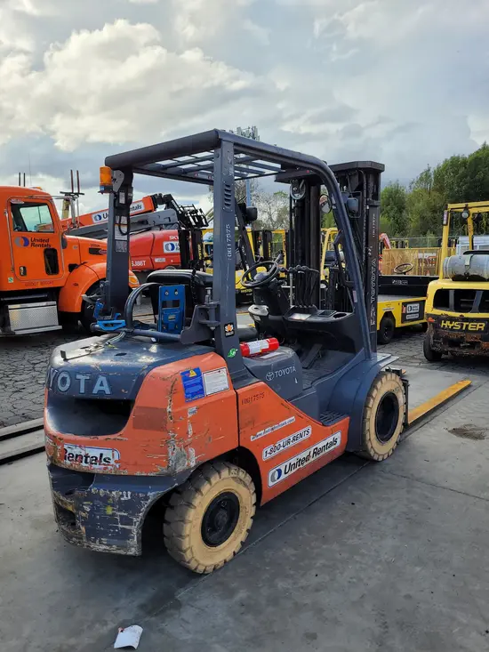 2017 Toyota 8FGU25 Warehouse Forklift