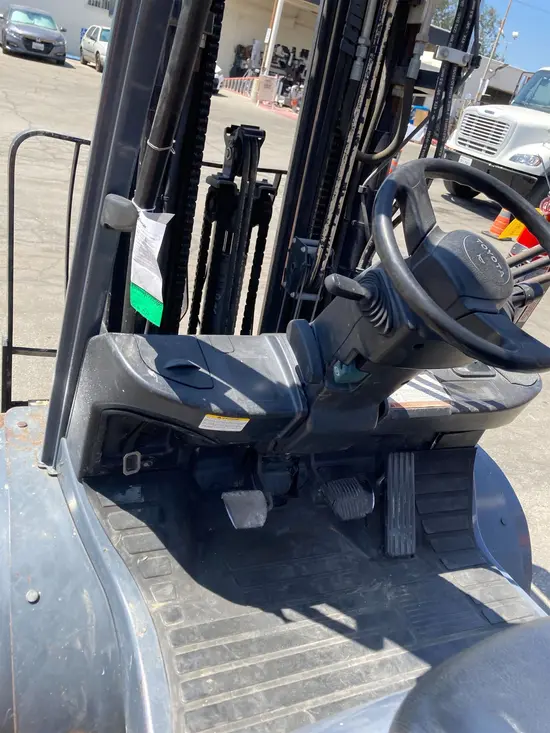 2016 Toyota 8FGU30 Warehouse Forklift