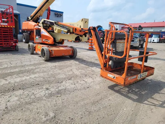 2015 JLG E450AJ Articulating Boom Lift