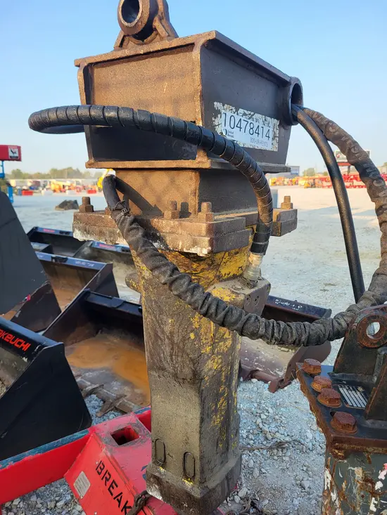 2016 Atlas Copco SB 452 Attachment
