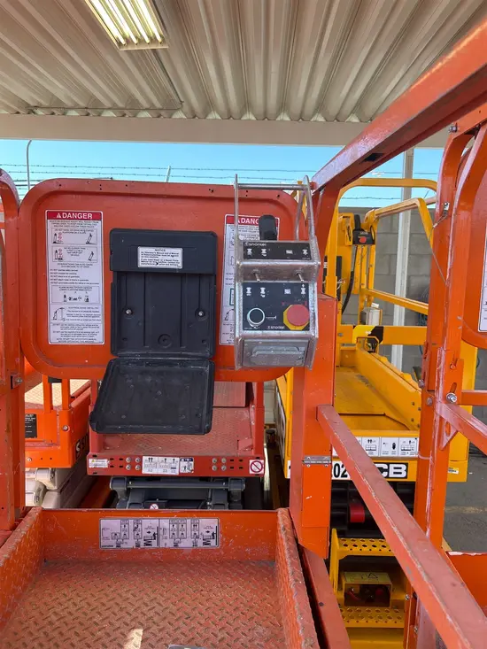 2017 Snorkel S3219E Scissor Lift