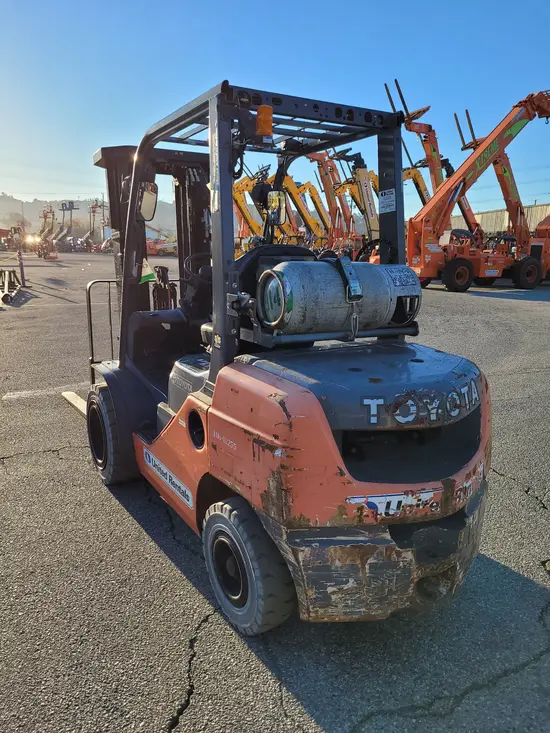 2017 Toyota 8FGU30 Warehouse Forklift