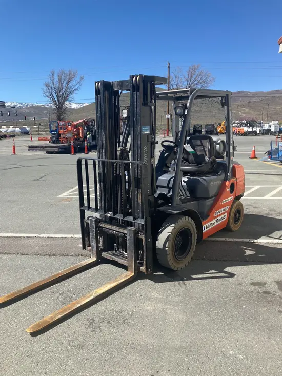 2018 Toyota 8FGU25 Warehouse Forklift