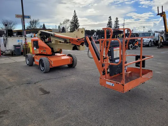 2015 JLG E450AJ Articulating Boom Lift