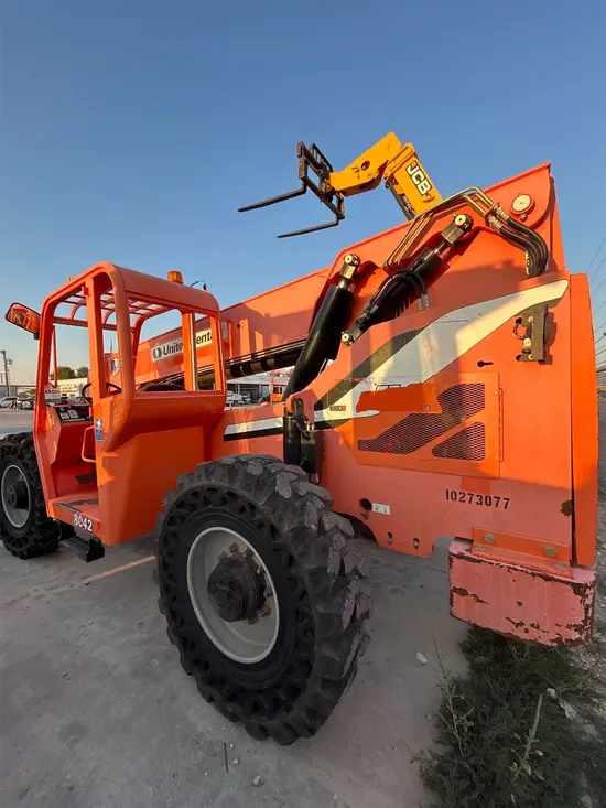 2014 SKYTRAK 8042 Forklift