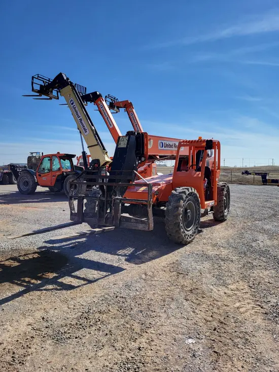 2017 SKYTRAK 8042 Forklift