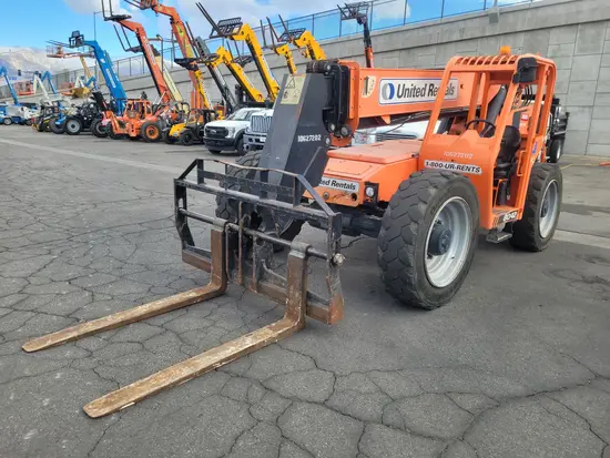 2017 SKYTRAK 8042 Forklift