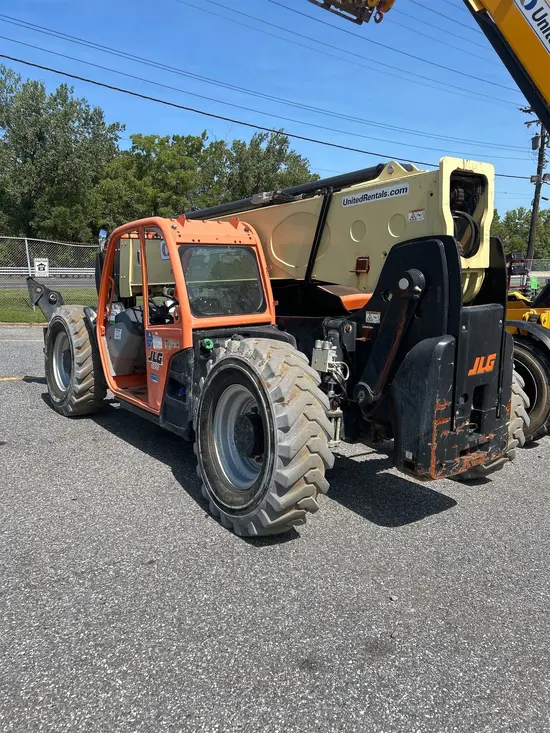 2016 JLG 1055 Forklift