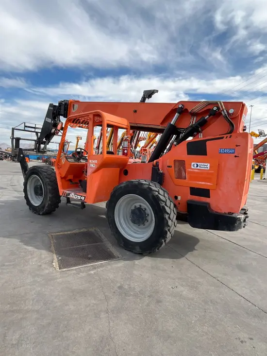 2017 SKYTRAK 10054 Forklift