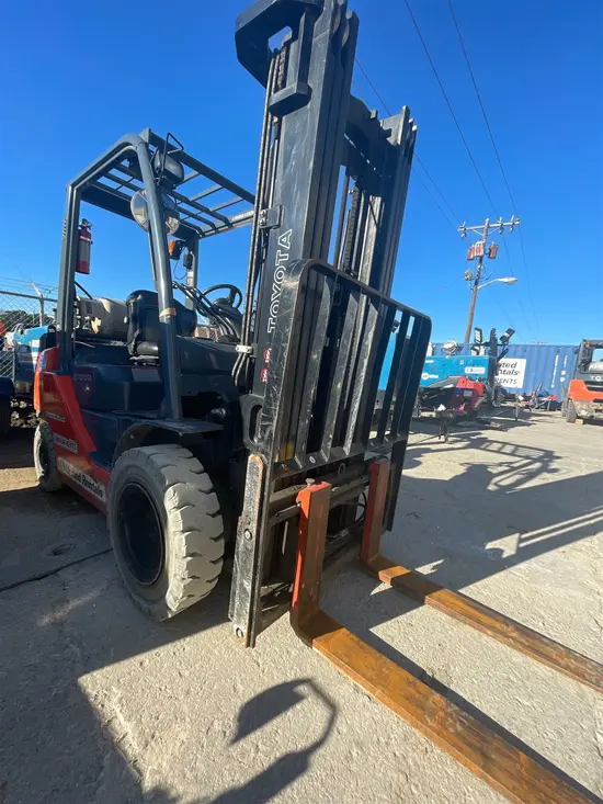 2017 Toyota 8FGU25 Warehouse Forklift