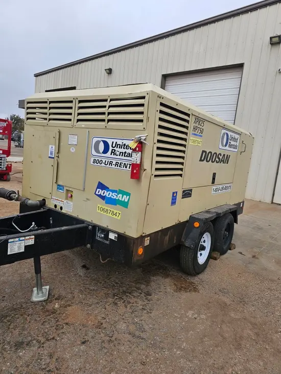 2017 Doosan XP825/HP750WCU Air Compressor