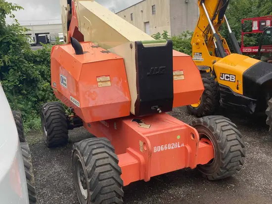 2013 JLG 800A Articulating Boom Lift
