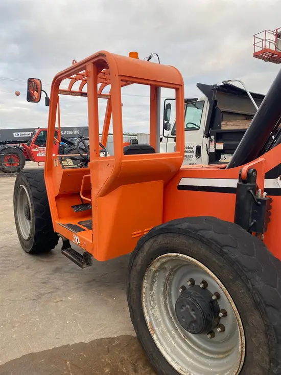 2015 SKYTRAK 8042 Forklift