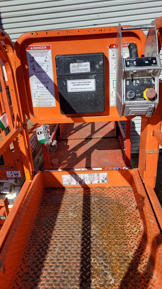 2017 Snorkel S3219E Scissor Lift
