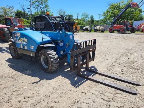 2015 Genie GTH-5519 Forklift