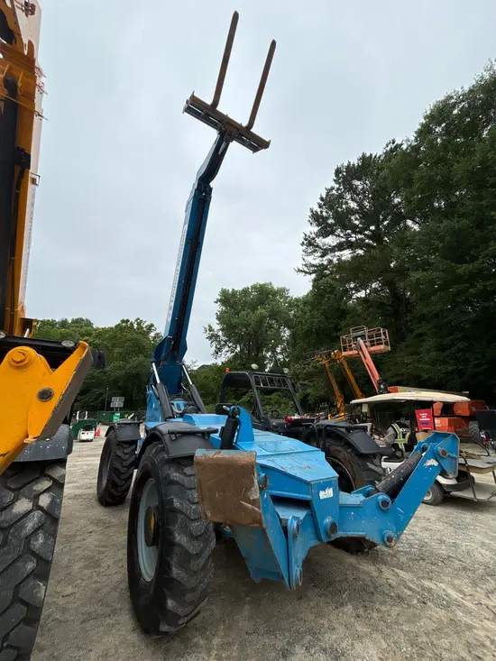2016 Genie GTH-1056 Forklift