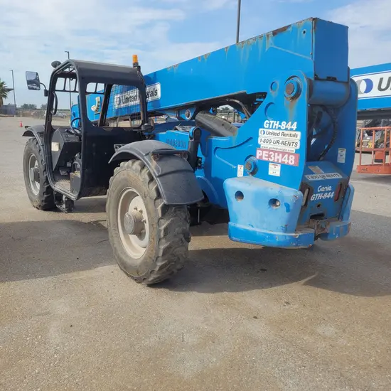 2015 Genie GTH-844 Forklift