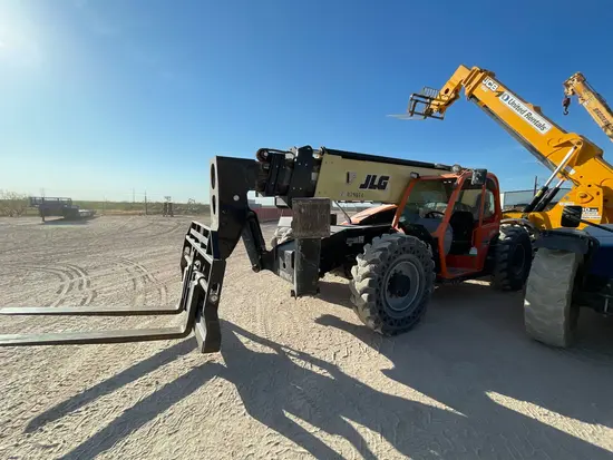 2017 JLG 1055 Forklift