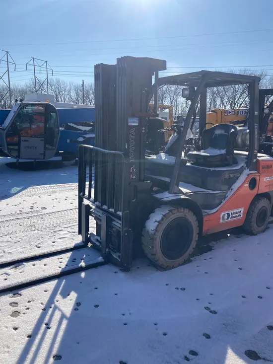 2016 Toyota 8FGU30 Warehouse Forklift
