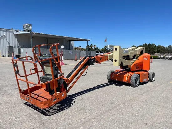2015 JLG E400AJPN Articulating Boom Lift