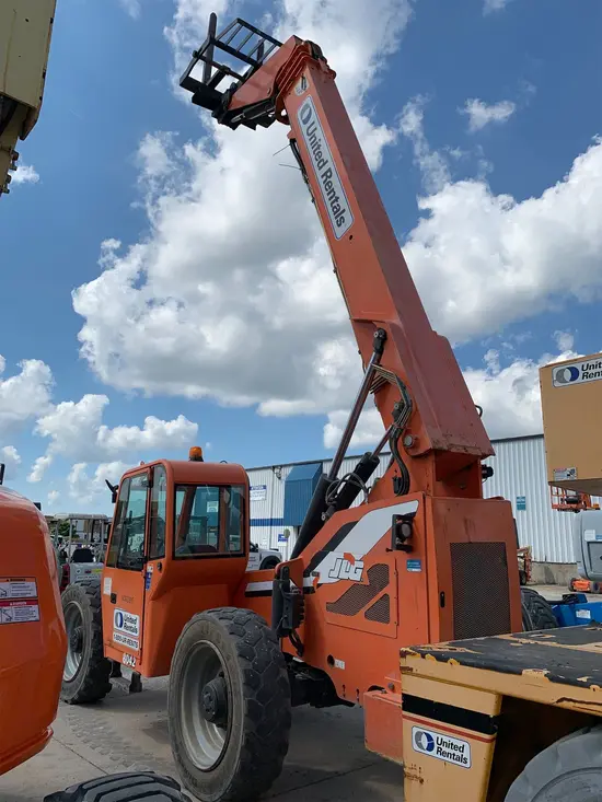 2015 SKYTRAK 8042 Forklift