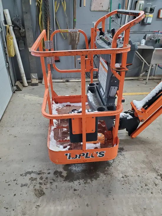2014 JLG E400AJPN Articulating Boom Lift
