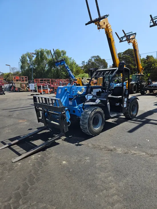 2017 Genie GTH-5519 Forklift