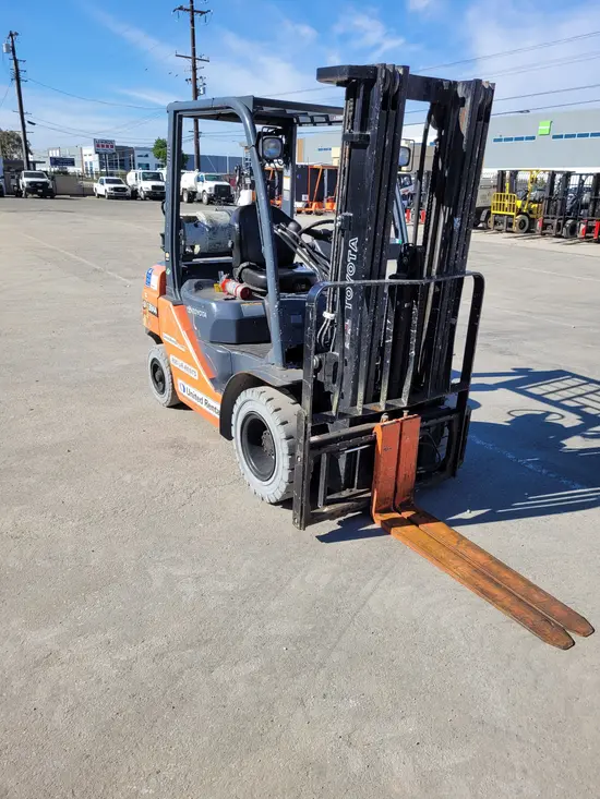 2018 Toyota 8FGU25 Warehouse Forklift