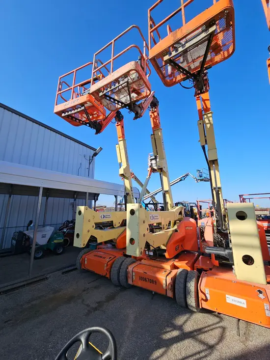 2012 JLG E400AJPN Articulating Boom Lift