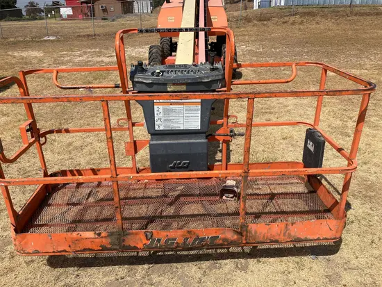 2013 JLG 800S Boom Lift