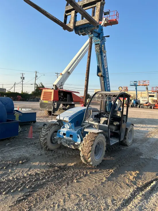 2017 Genie GTH-5519 Forklift