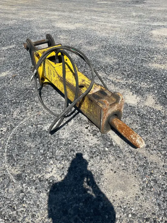 2015 Atlas Copco SB 452 Attachment