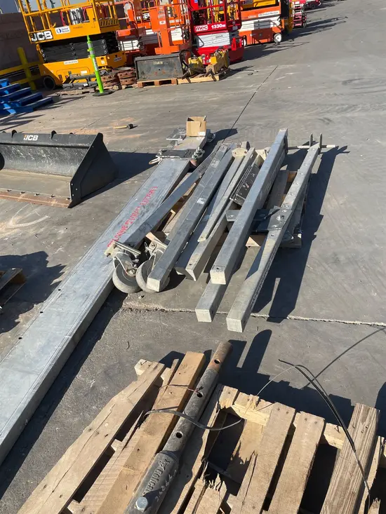 2015 EME 11000R-15 Crane