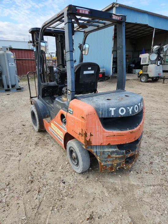 2018 Toyota 8FDU25 Warehouse Forklift