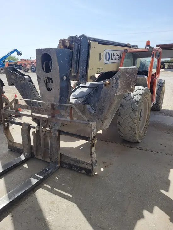 2016 JLG 1055 Forklift