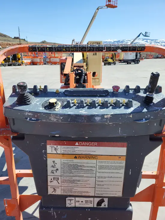2014 JLG E400AJPN Articulating Boom Lift