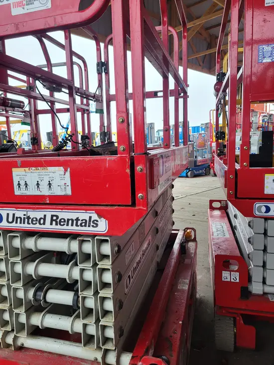 2018 MEC MICRO 19 Scissor Lift