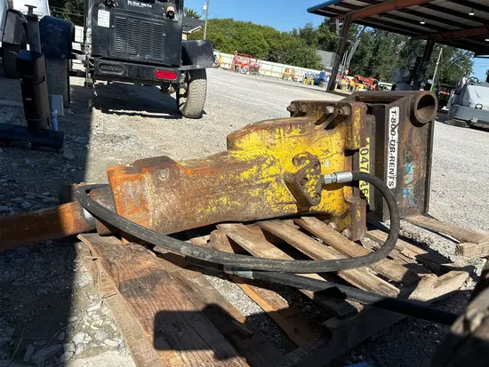 2016 Atlas Copco SB 452 Attachment