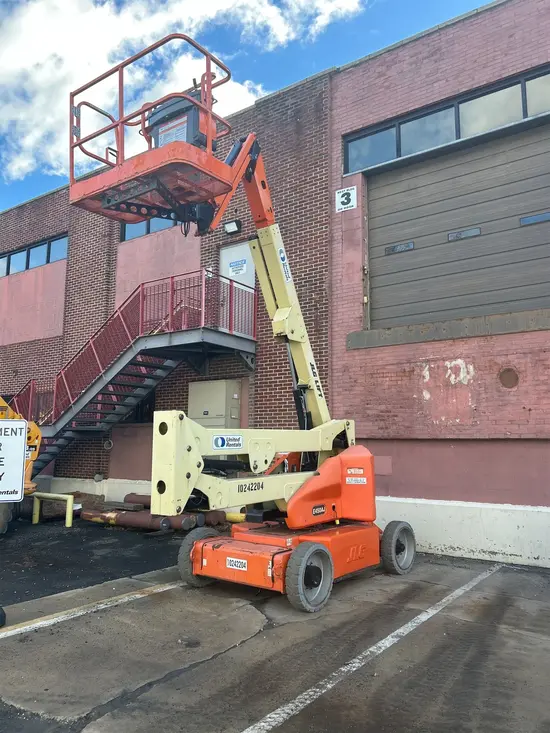 2014 JLG E450AJ Articulating Boom Lift
