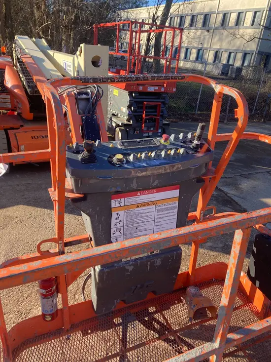 2015 JLG E450AJ Articulating Boom Lift